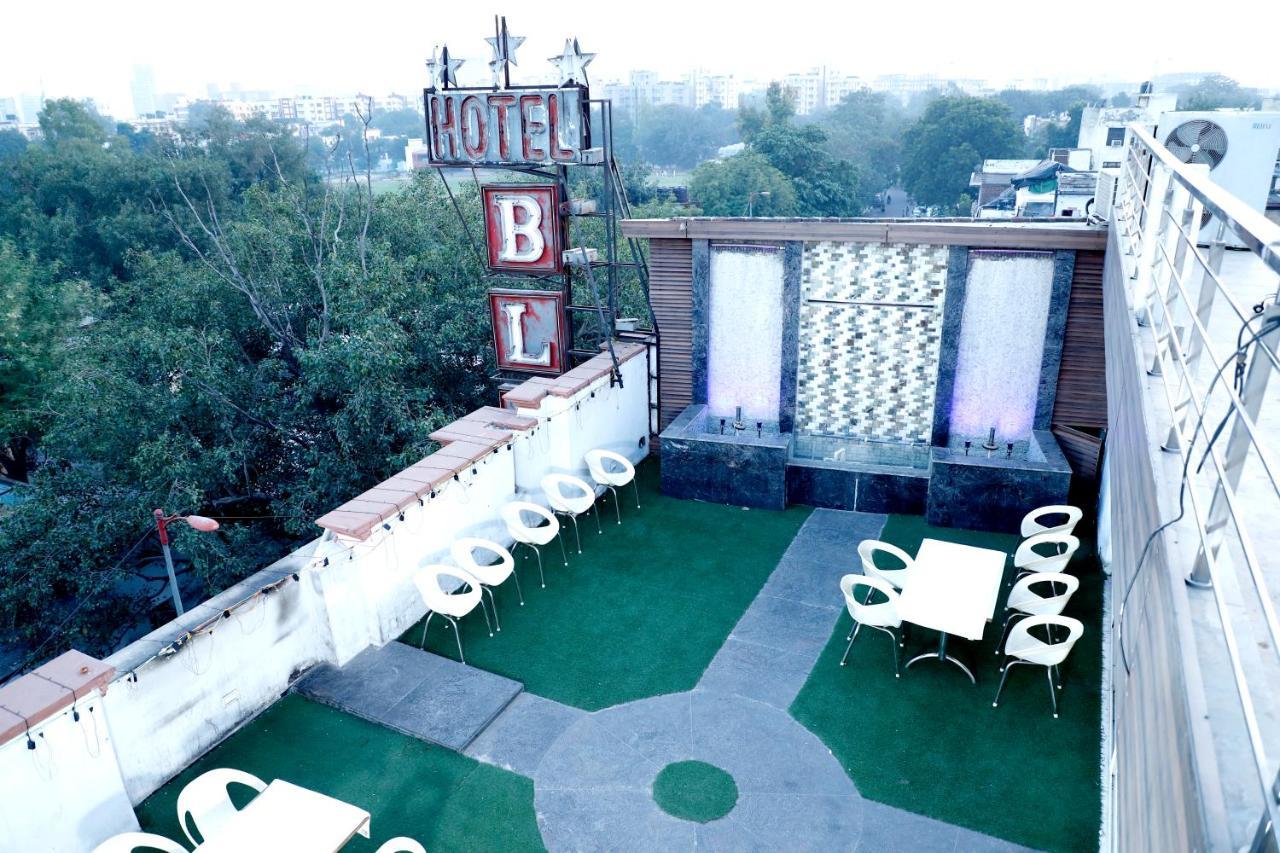 Hotel Blessings On Road Near New Delhi Railway Station Paharganj Exterior foto